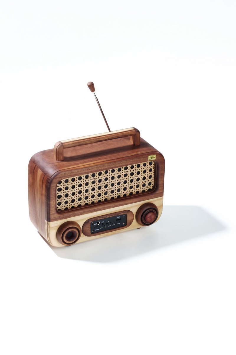 Foto produk speaker kayu oleh Social Lab